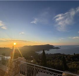 3 bedroom villa with pool & sea views, near Palaiokastrítsa, sleeps 6